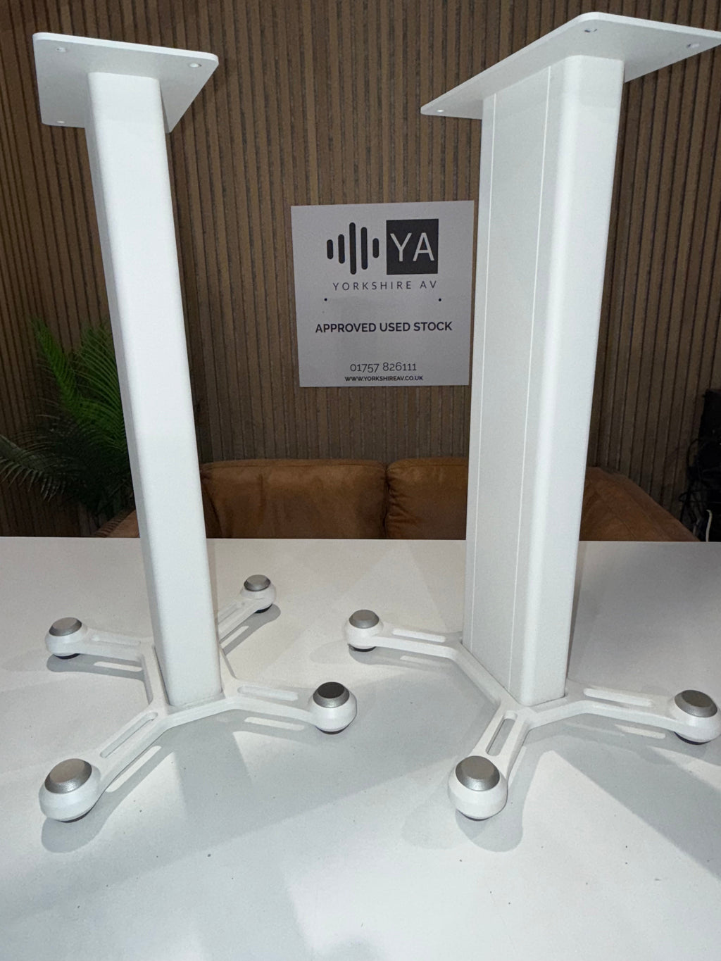 Clearance: Part-Exchange Monitor Audio Gold 100 5G with stands (white)